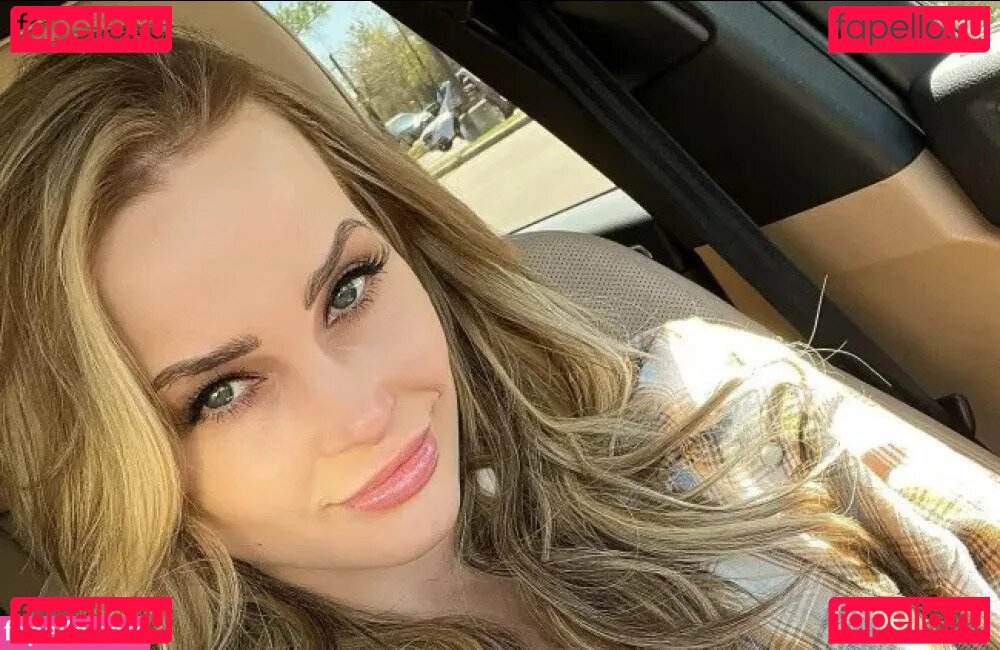 niecewaidhofer Onlyfans Photo Gallery 