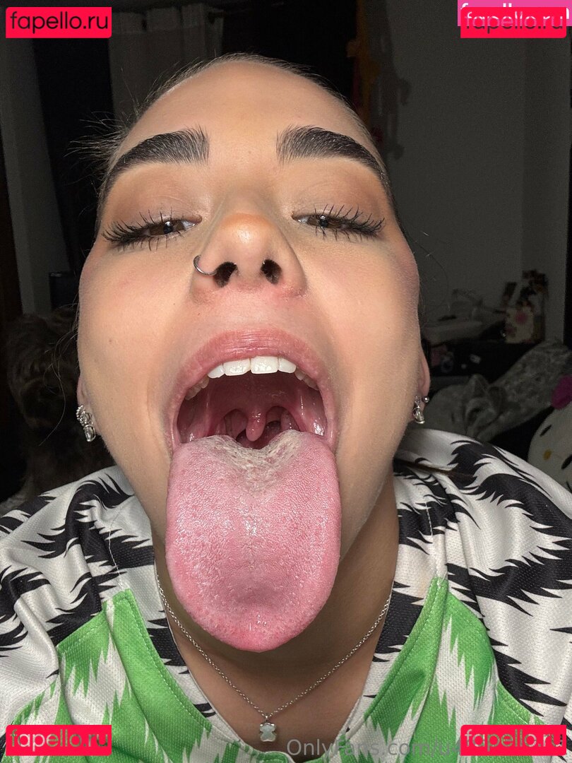 longuetongueegirl_ / noaablaancoo / u489105211 Onlyfans Photo Gallery 