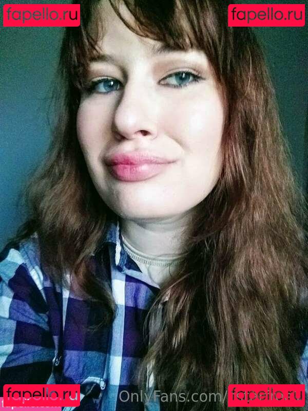 CalystaStarr / Classy Gothic Witch / calystabelle / mollyv96 / mollyvvip Onlyfans Photo Gallery 