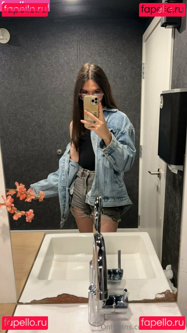 Ashley / snowiigurl / snowiislxt Onlyfans Photo Gallery 