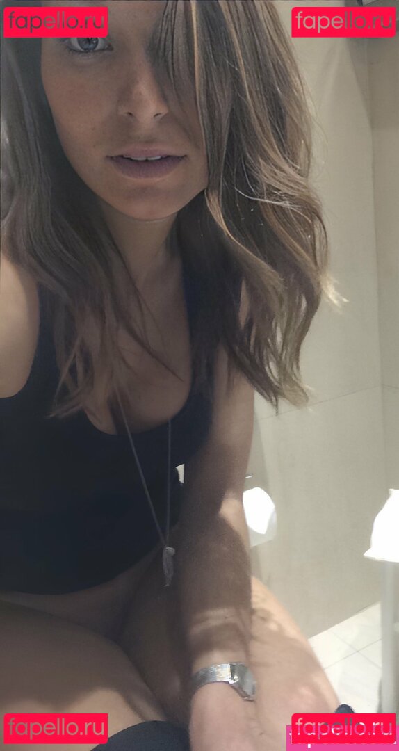 Laury Thilleman / laurythilleman Onlyfans Photo Gallery 