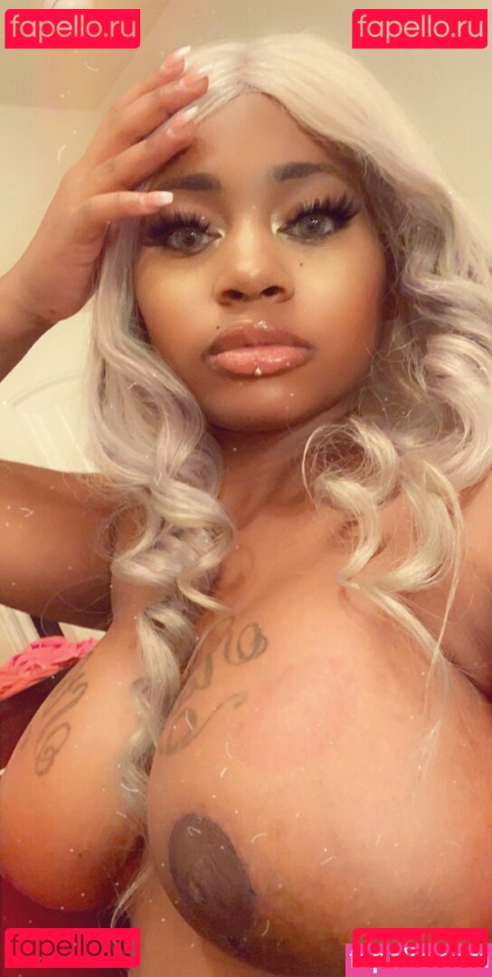 foreignrenaa / foreignrenaa1 Onlyfans Photo Gallery 