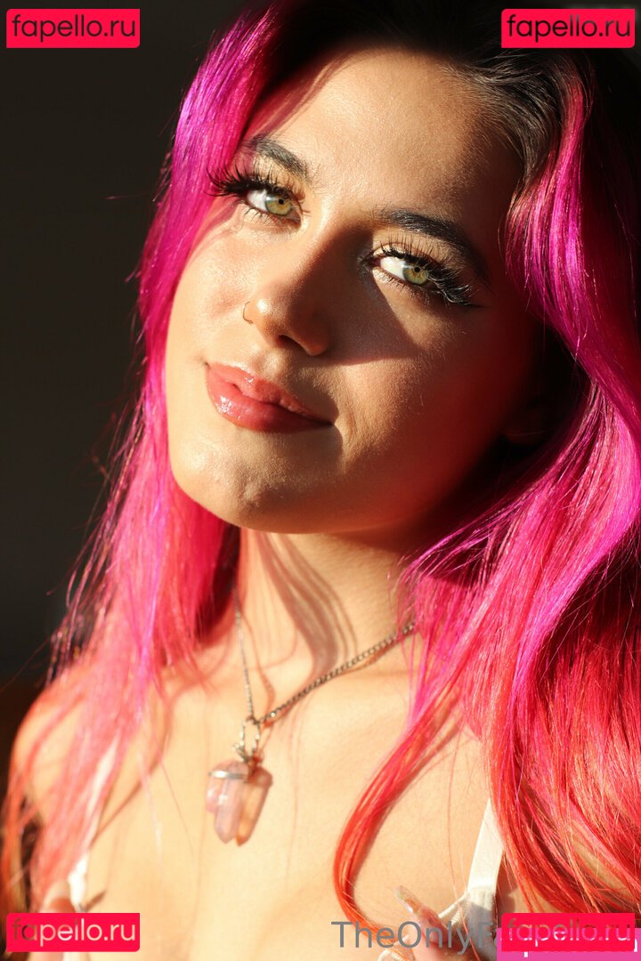 FairyInTheWild / the Onlyfans Photo Gallery 