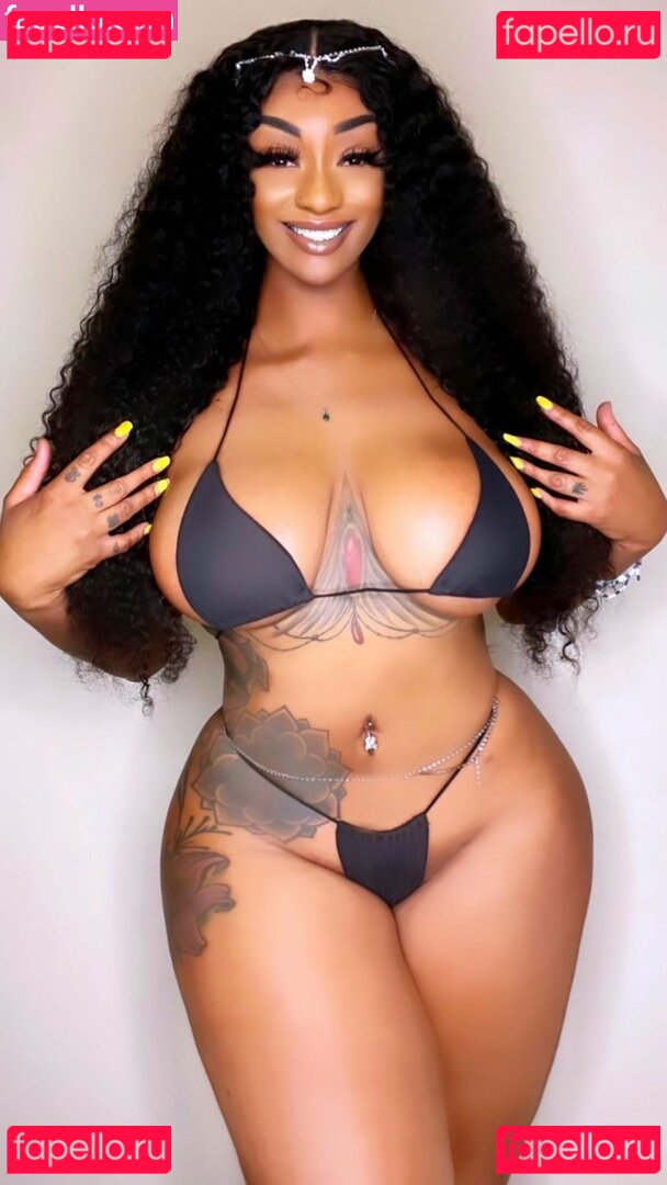 Ifeoma Sophia Onlyfans Photo Gallery 