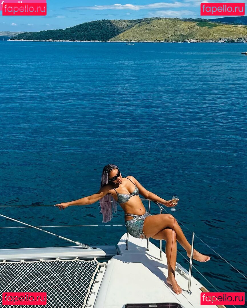 Celeste O'Connor / celeste_oconnor / scar_oconnor_ Onlyfans Photo Gallery 