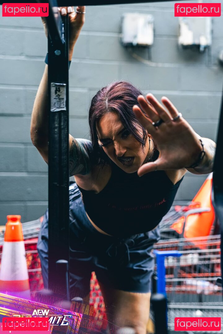 Kris Statlander / callmekrisstat Onlyfans Photo Gallery 