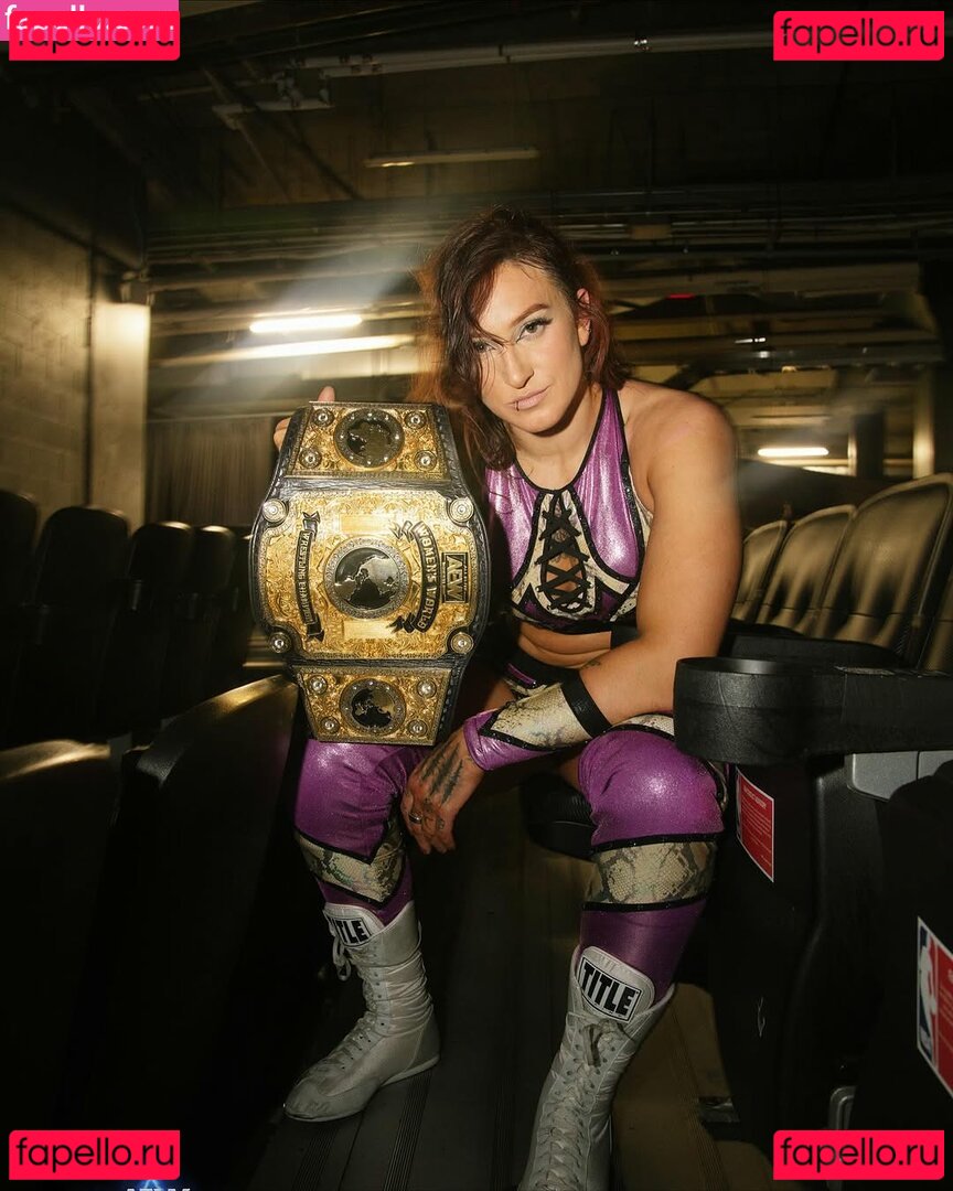 Kris Statlander / callmekrisstat Onlyfans Photo Gallery 