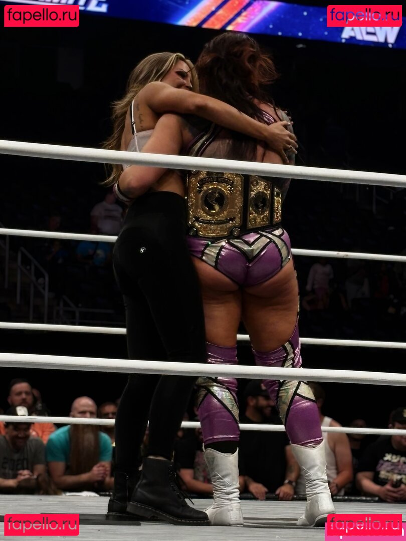 Kris Statlander / callmekrisstat Onlyfans Photo Gallery 