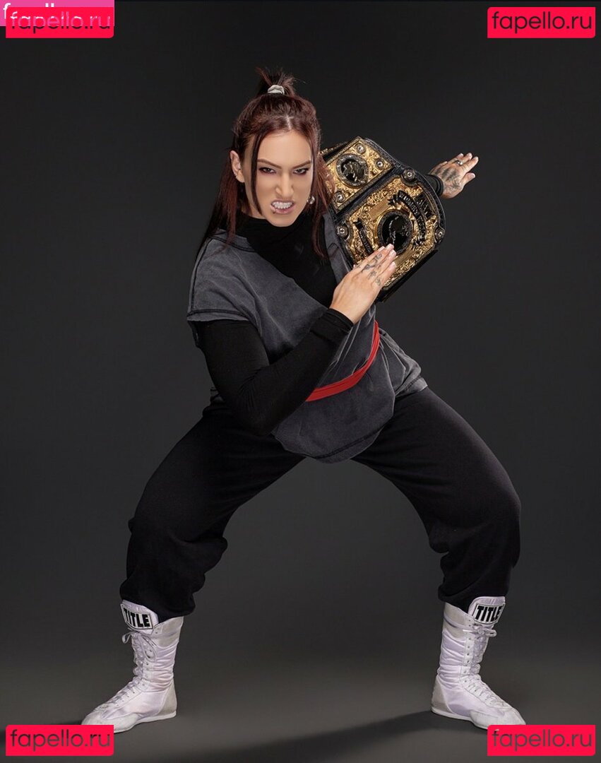 Kris Statlander / callmekrisstat Onlyfans Photo Gallery 