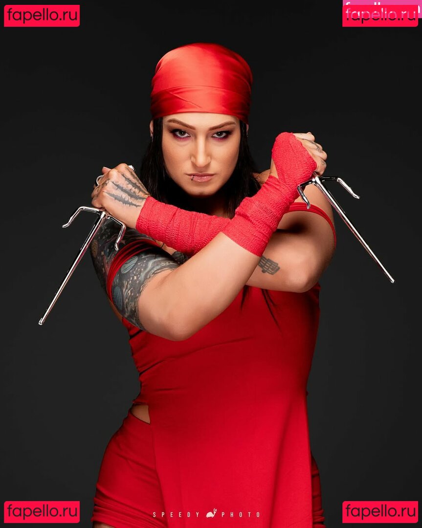 Kris Statlander / callmekrisstat Onlyfans Photo Gallery 