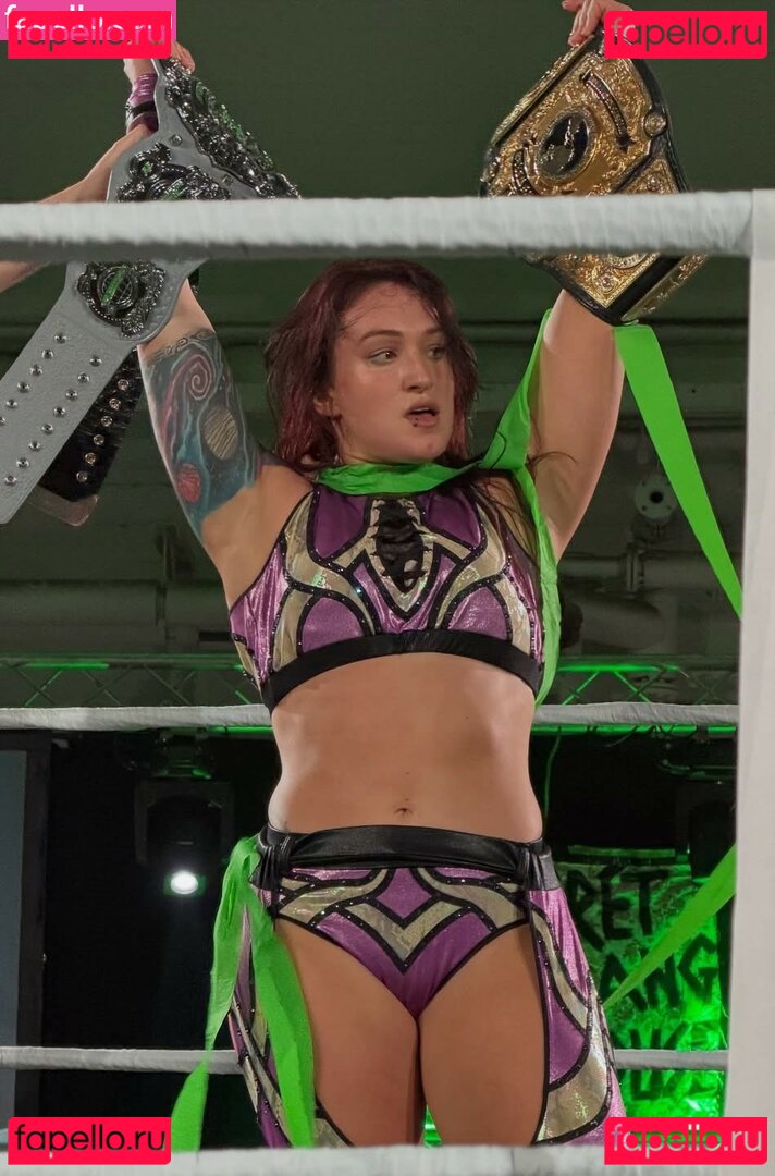 Kris Statlander / callmekrisstat Onlyfans Photo Gallery 