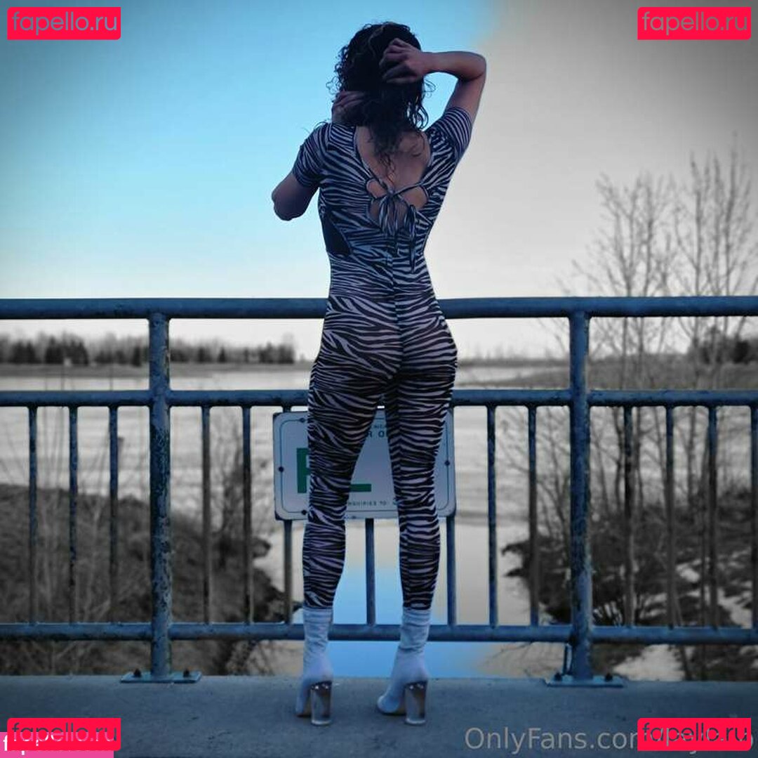 Layla / layla.b / zamikizani Onlyfans Photo Gallery 