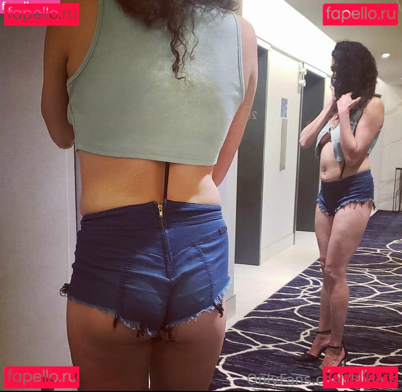 Layla / layla.b / zamikizani Onlyfans Photo Gallery 