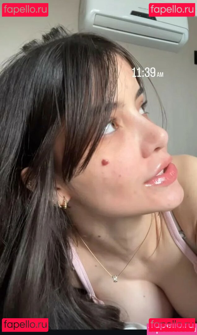 Vitória Castro / victoricastro / vidcg Onlyfans Photo Gallery 