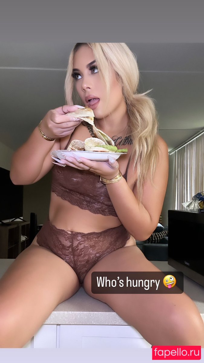 Curvybabyjay Onlyfans Photo Gallery 