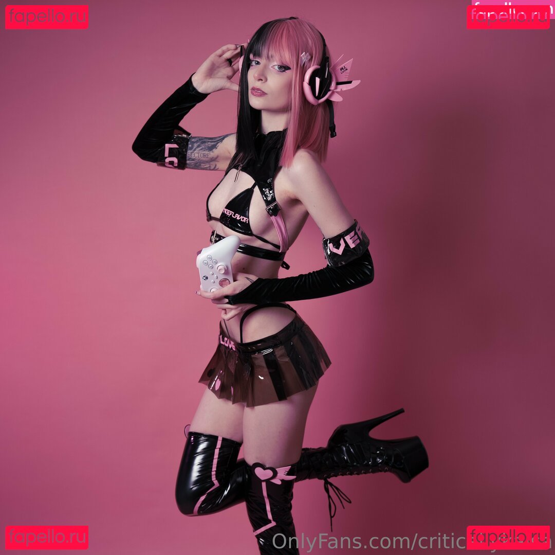 Kaisa / criticallykaisa Onlyfans Photo Gallery 