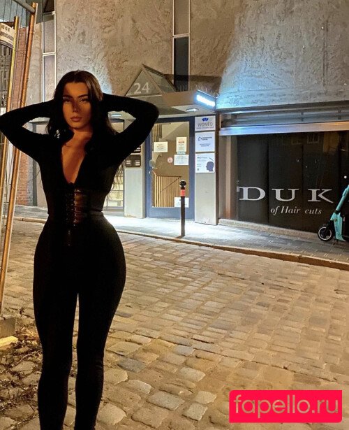 laleesx Onlyfans Photo Gallery 