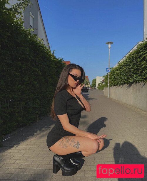 laleesx Onlyfans Photo Gallery 