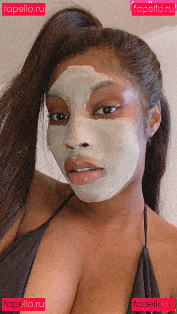 SoBomb / s00.bomb Onlyfans Photo Gallery 