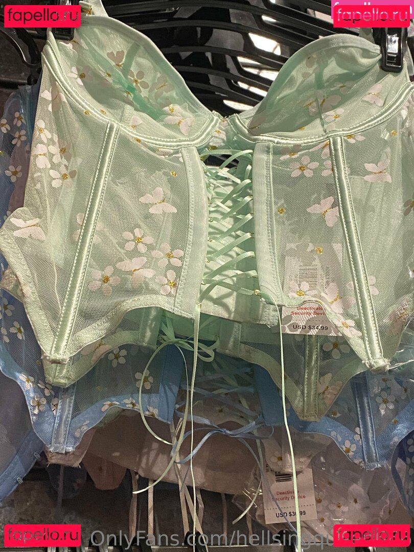 6uckles / hellsingqueen666 Onlyfans Photo Gallery 