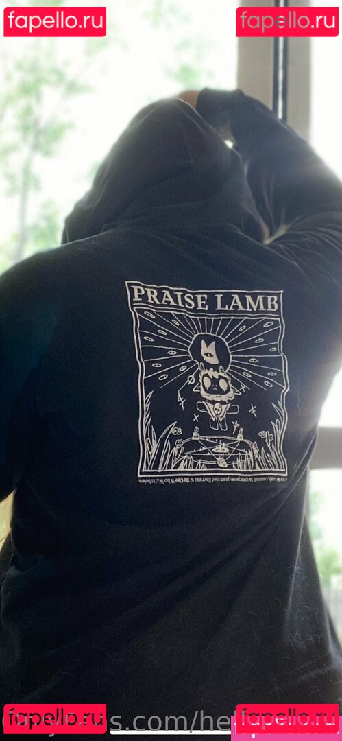 6uckles / hellsingqueen666 Onlyfans Photo Gallery 