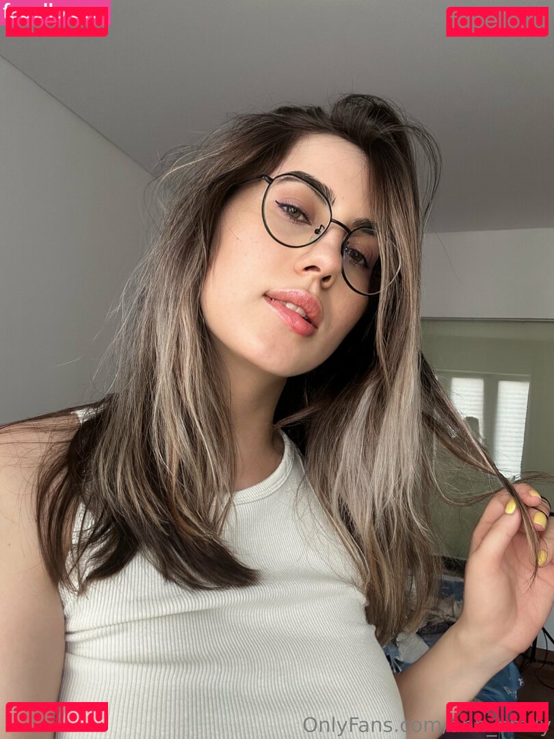 ann_emily / busstywitch Onlyfans Photo Gallery 