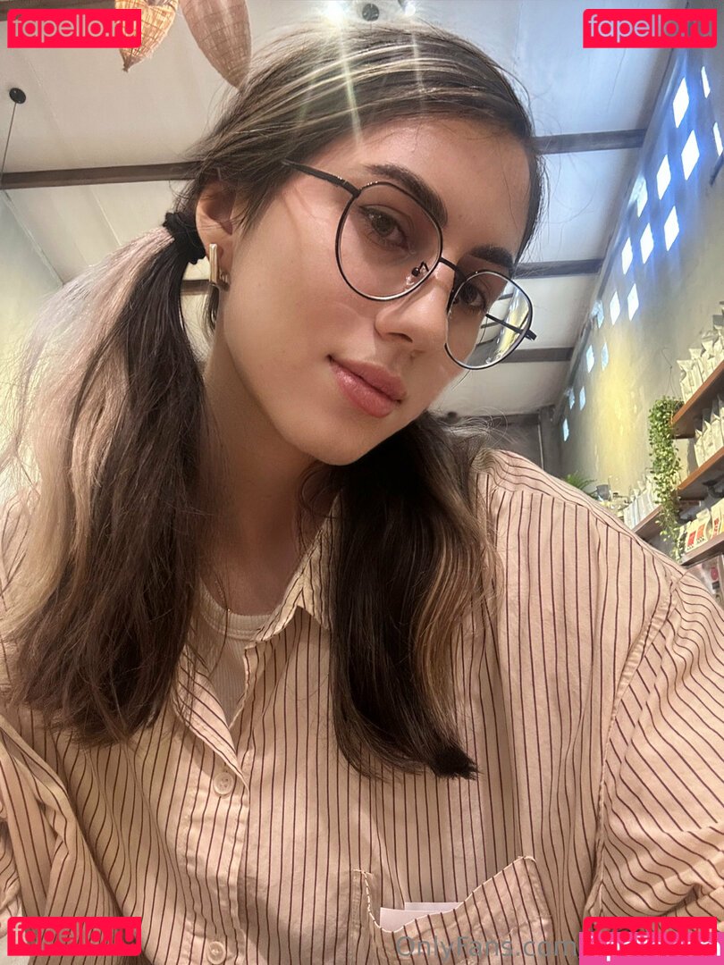 ann_emily / busstywitch Onlyfans Photo Gallery 