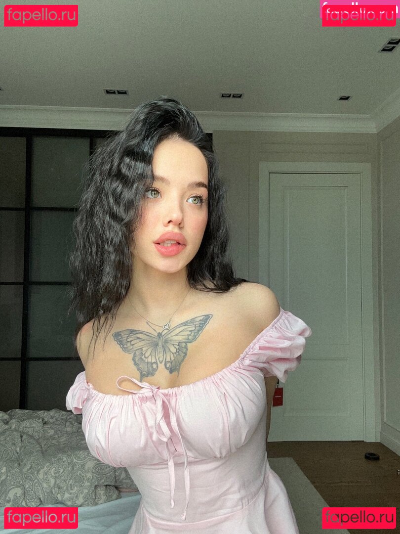 lyna_com / lyna_com2000 / lynatel Onlyfans Photo Gallery 