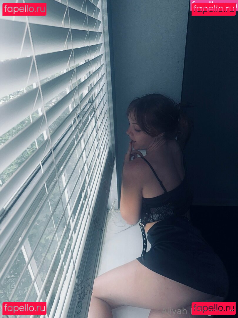 amv._21 / freealiyah Onlyfans Photo Gallery 