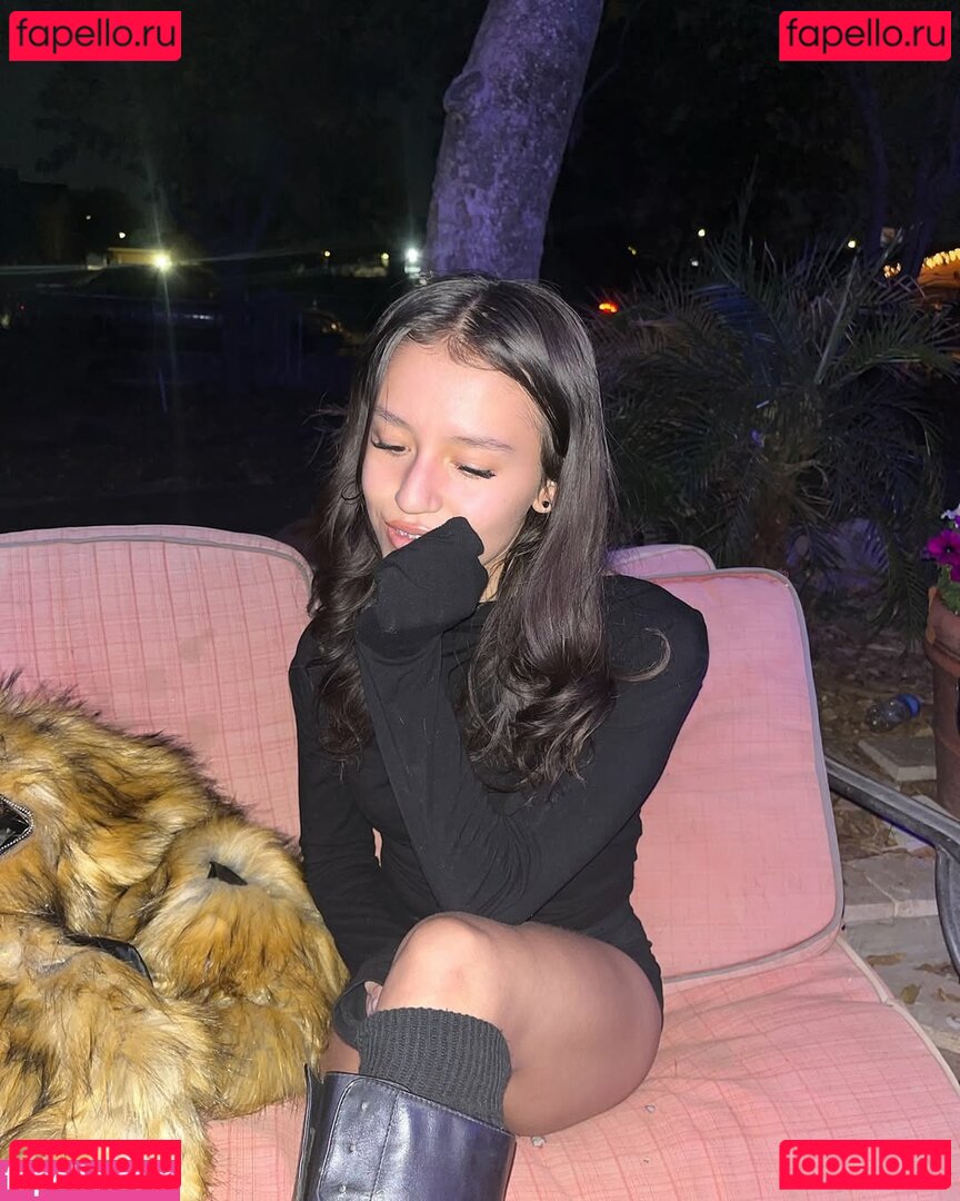 Amira Mae / https: / xAmiraMae Onlyfans Photo Gallery 