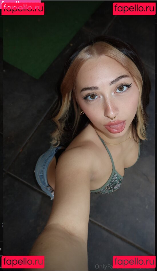 https: / ivyballl / real_ivyball Onlyfans Photo Gallery 