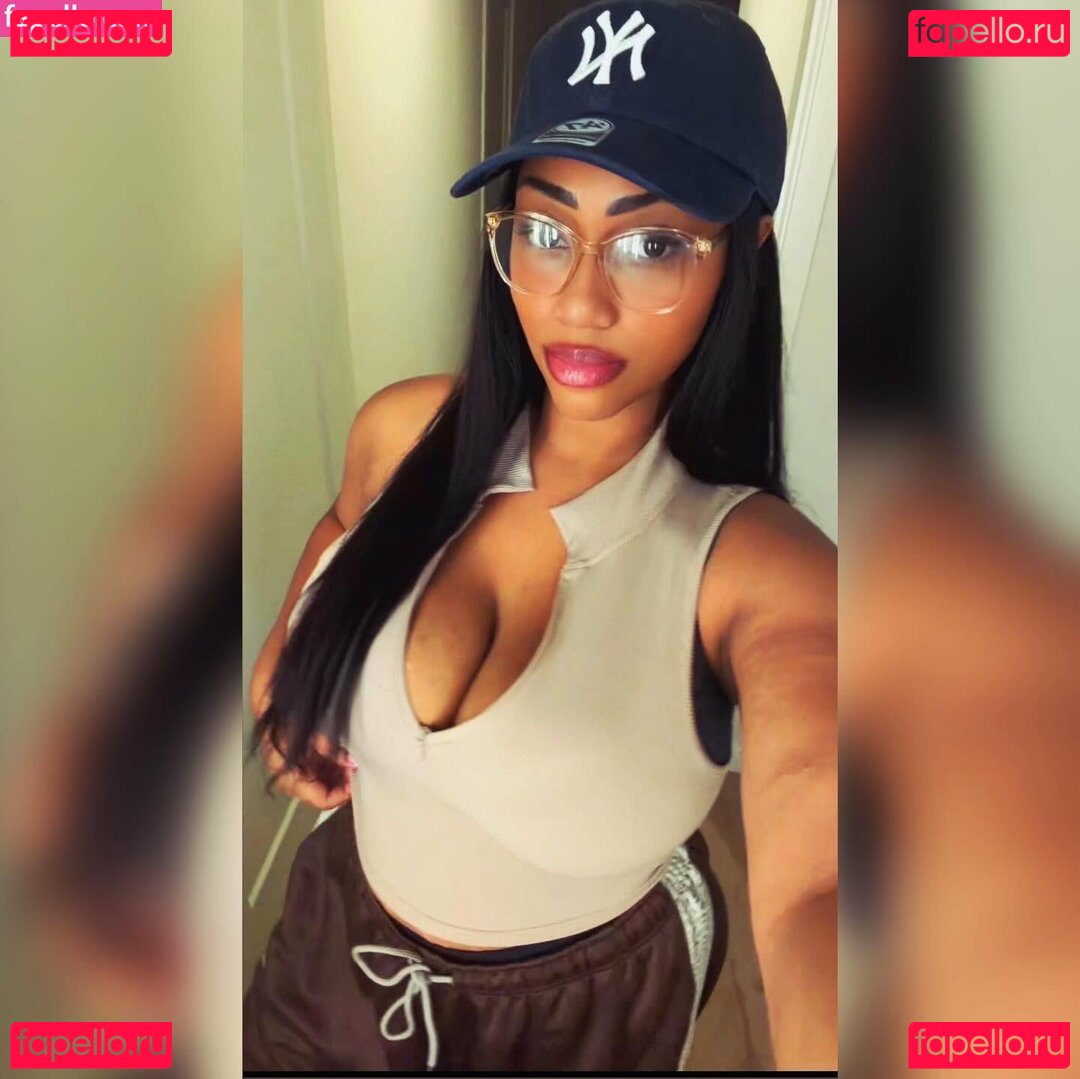 Urbabyliah / liah.mov / user24444 Onlyfans Photo Gallery 