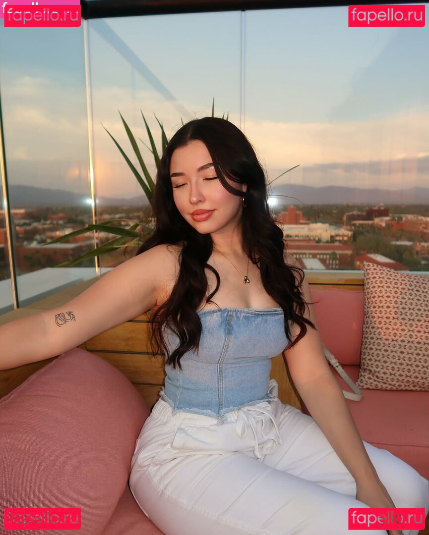 Alexaisobell / anyuser / lylaclex Onlyfans Photo Gallery 