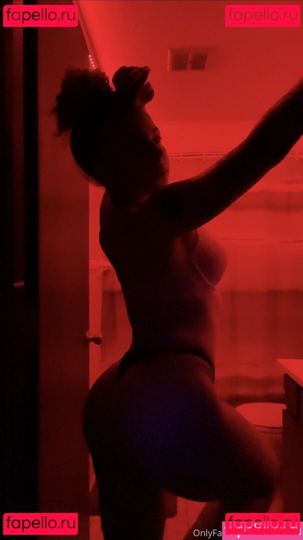 lillightzkin / lilylightskin Onlyfans Photo Gallery 