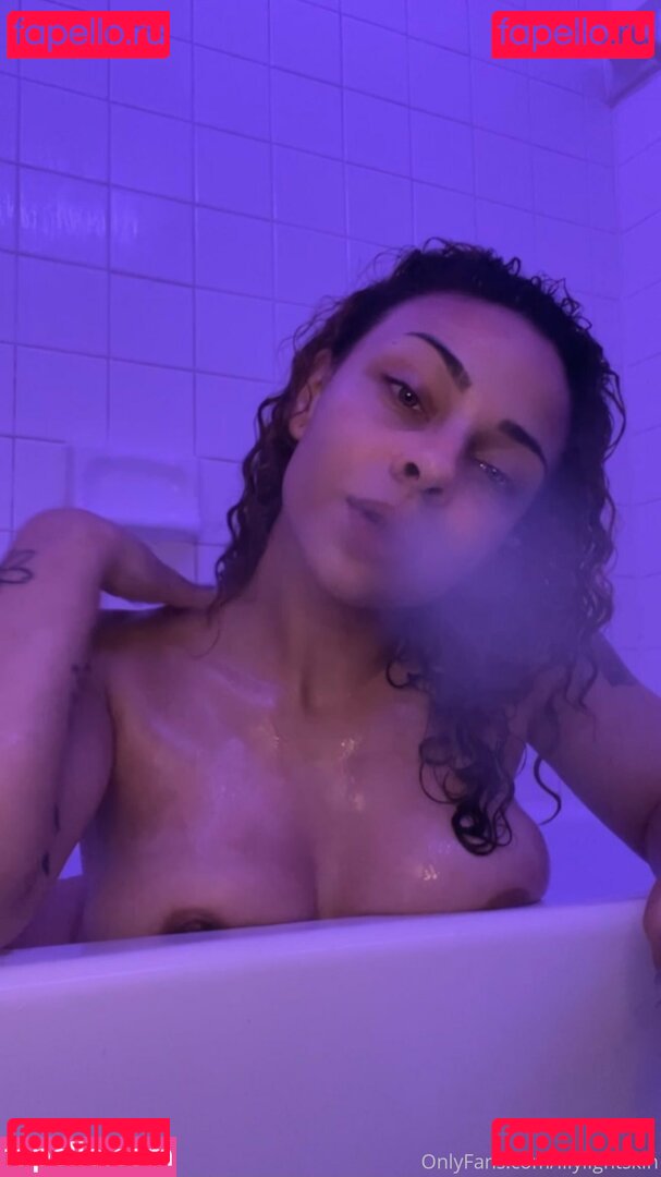 lillightzkin / lilylightskin Onlyfans Photo Gallery 