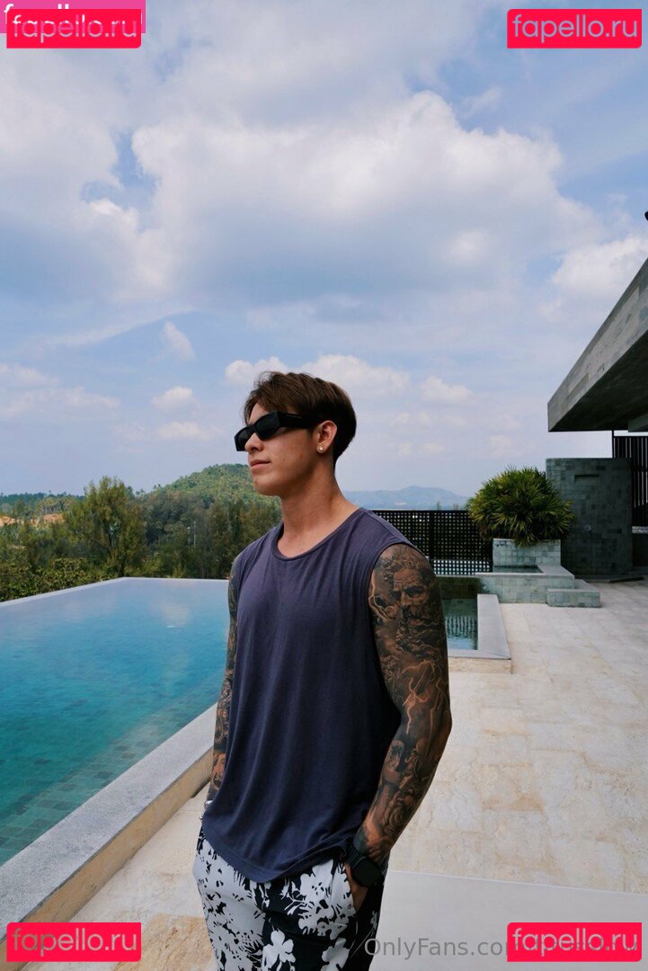 titusslow Onlyfans Photo Gallery 