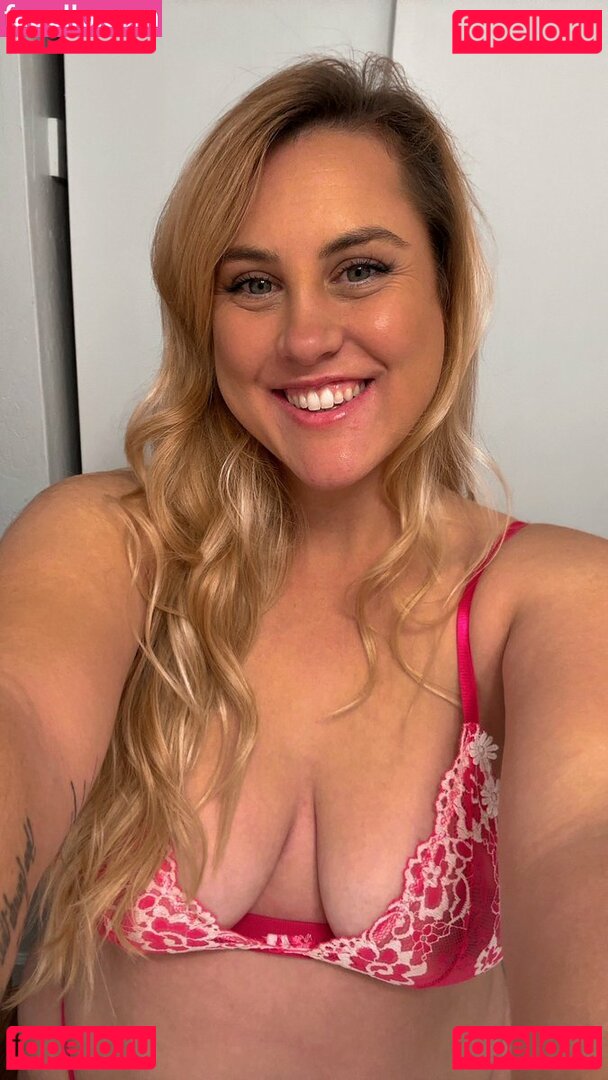 Catie P / https: / thecatiep / thecatiep_ Onlyfans Photo Gallery 