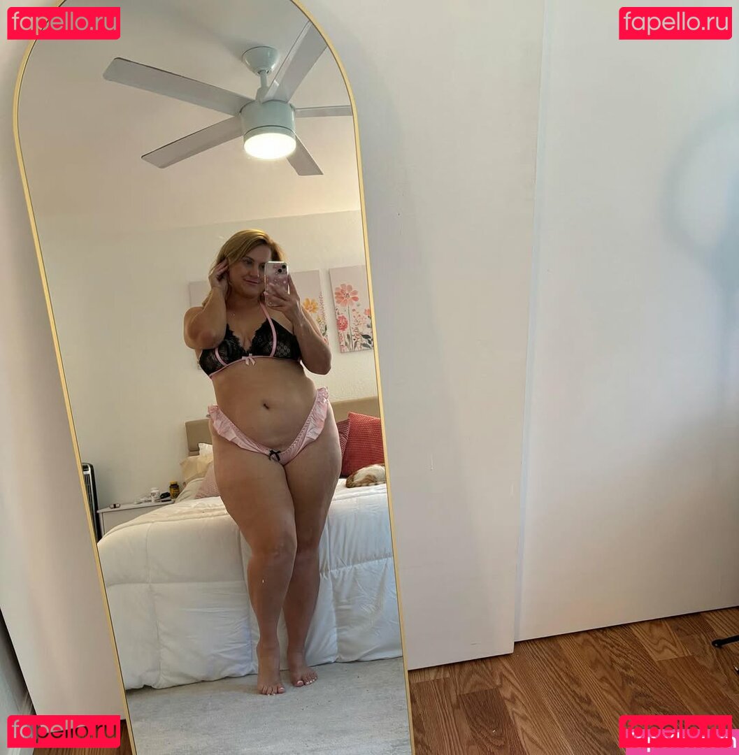 Catie P / https: / thecatiep / thecatiep_ Onlyfans Photo Gallery 