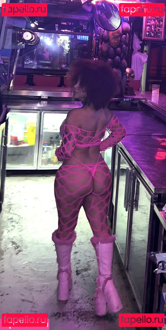 jayianicolee / latinasailormoon Onlyfans Photo Gallery 