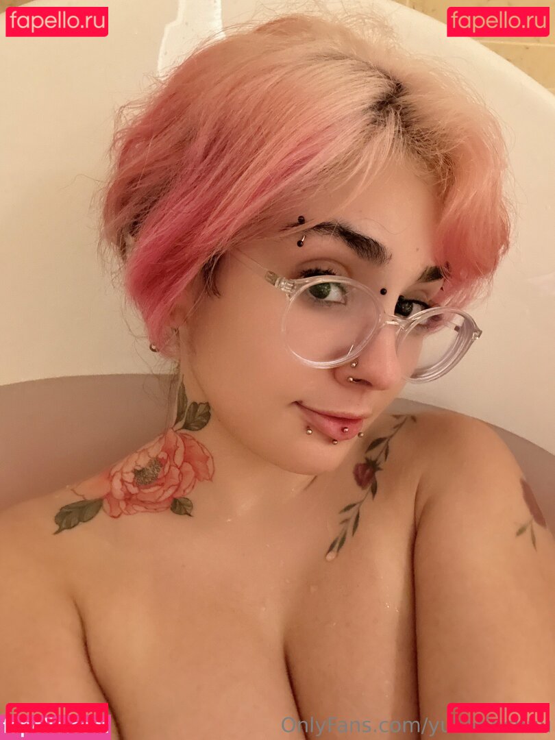 yukarinchuu Onlyfans Photo Gallery 