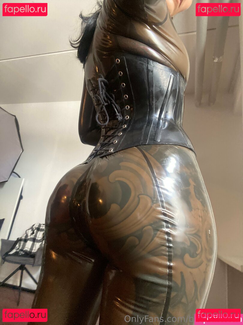 Bella Isadora / BellaIsadora1 / bella_isadora_official / bellaisadora Onlyfans Photo Gallery 