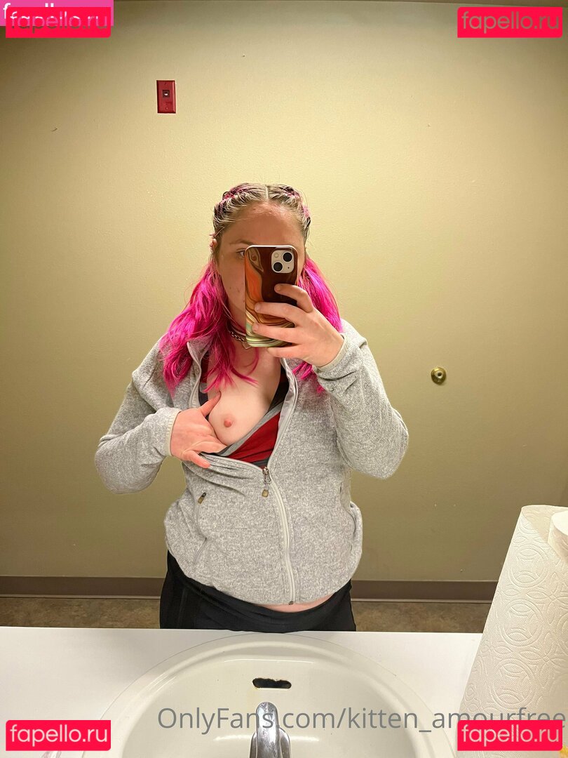 kitten_amourfree / musingsofacrouton Onlyfans Photo Gallery 