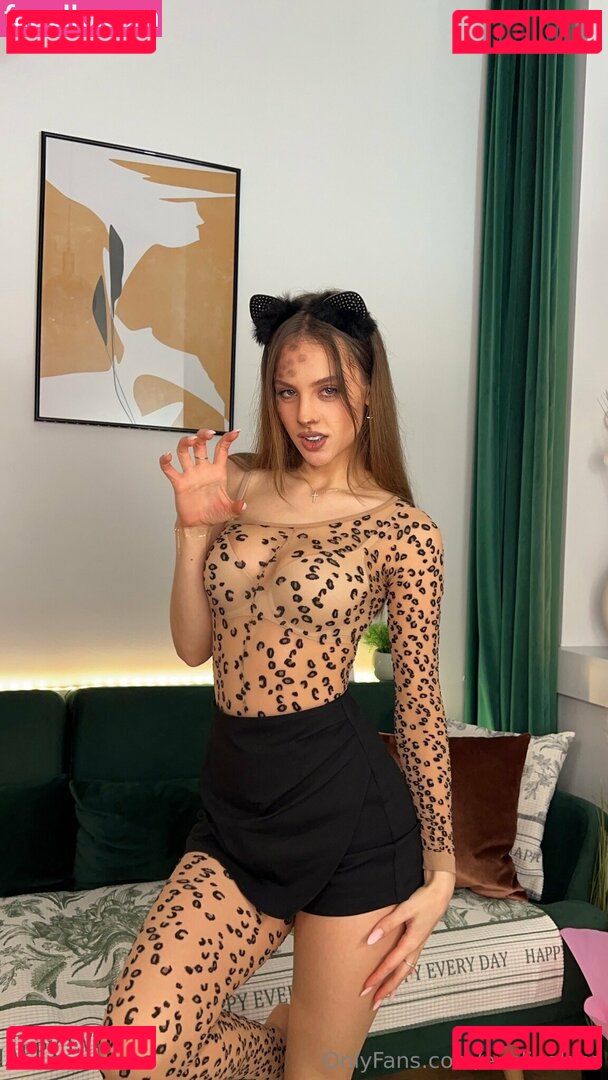 evcheeke / evelinakiss Onlyfans Photo Gallery 