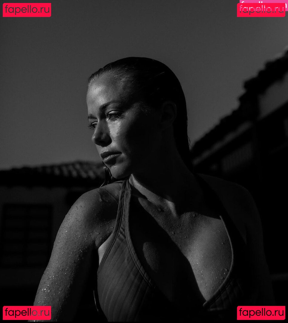 Kendra Wilkinson / KendraWilkinson Onlyfans Photo Gallery 