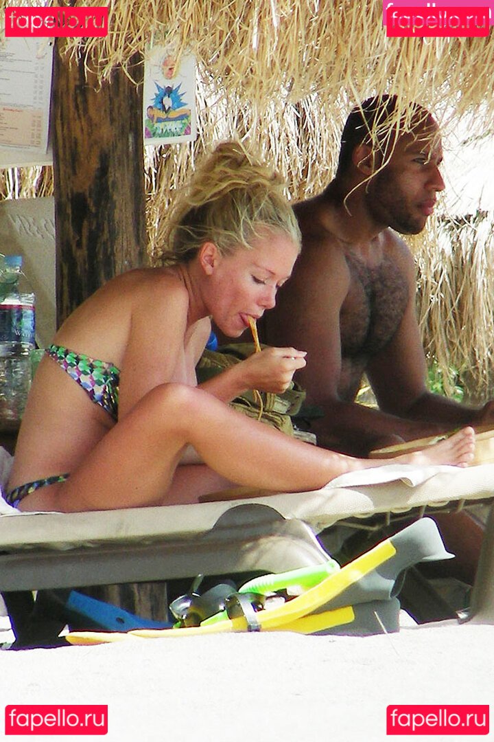 Kendra Wilkinson / KendraWilkinson Onlyfans Photo Gallery 