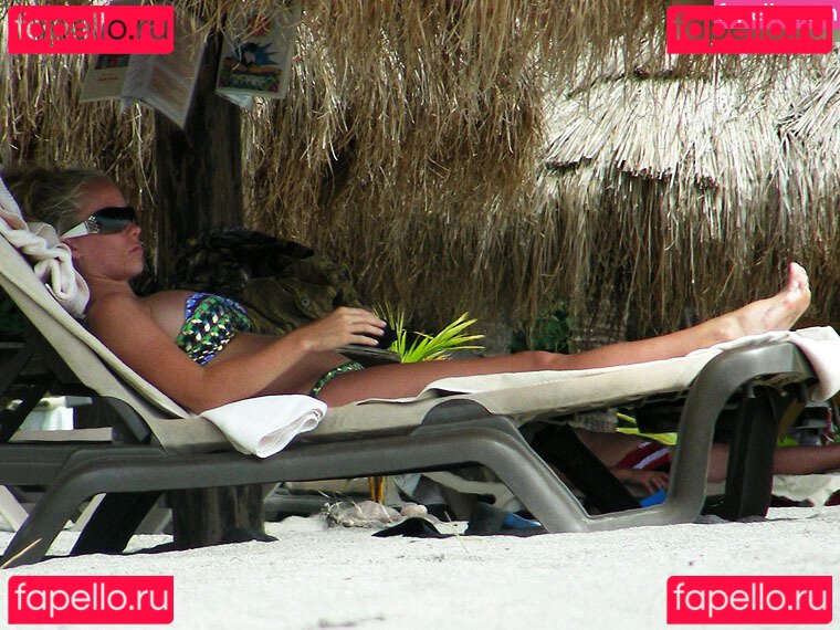 Kendra Wilkinson / KendraWilkinson Onlyfans Photo Gallery 