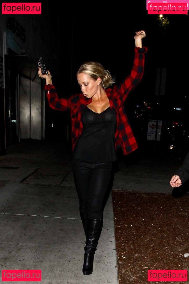 Kendra Wilkinson / KendraWilkinson Onlyfans Photo Gallery 