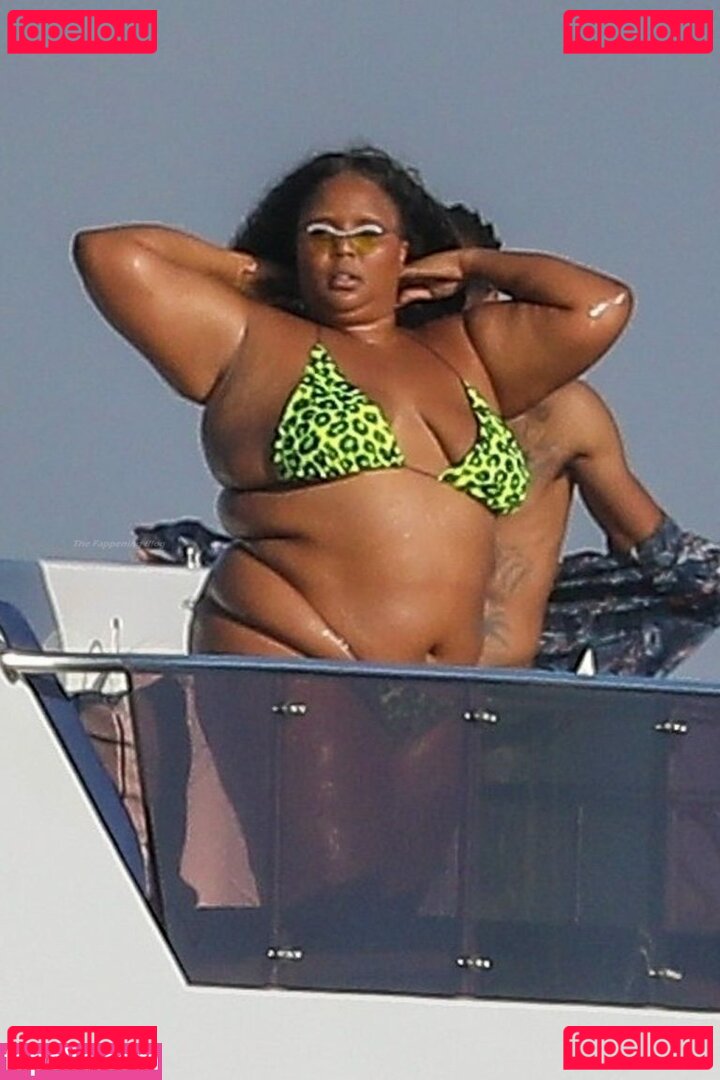 Lizzo / lizzobeeating Onlyfans Photo Gallery 