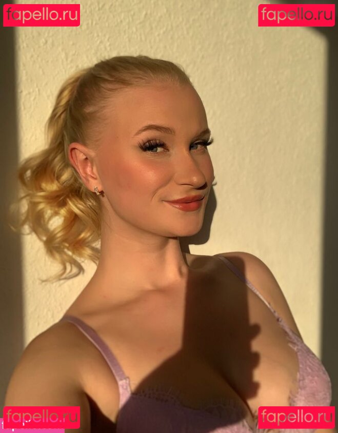 Larissa Srm / _bunnylis_ / bunnylis / larissa.srm_ Onlyfans Photo Gallery 