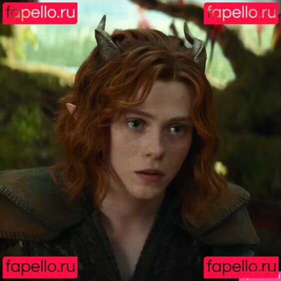 Sophia Lillis / sophialillis Onlyfans Photo Gallery 